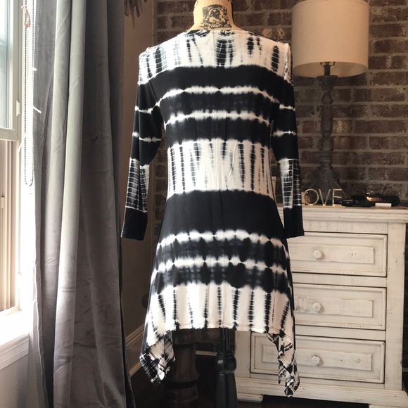 Tie Dye Asymmetrical Hem Tunic Top - Picture 4 of 8